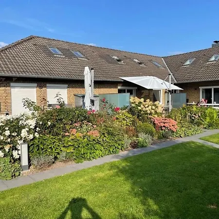 Vakantiehuis Lovely Holiday With Sauna
